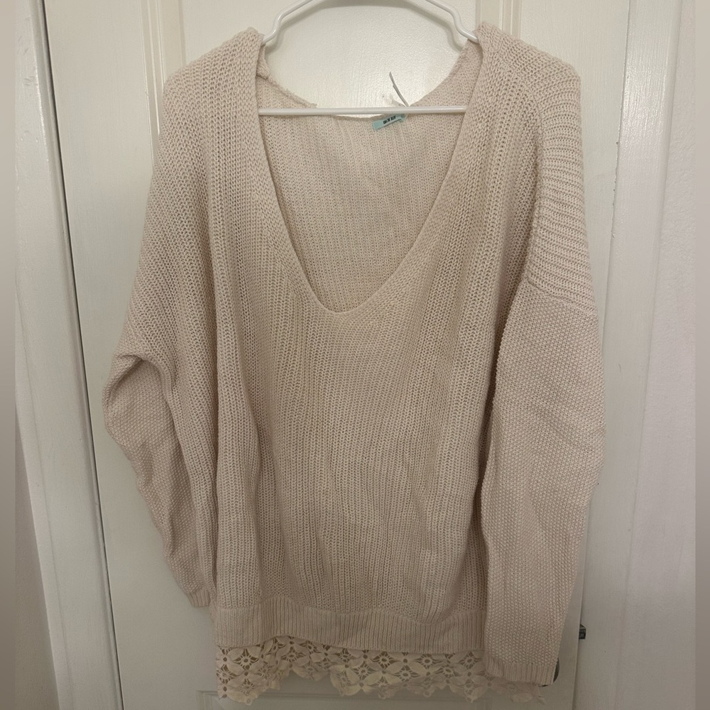 Urban Outfitters Sweater - size M